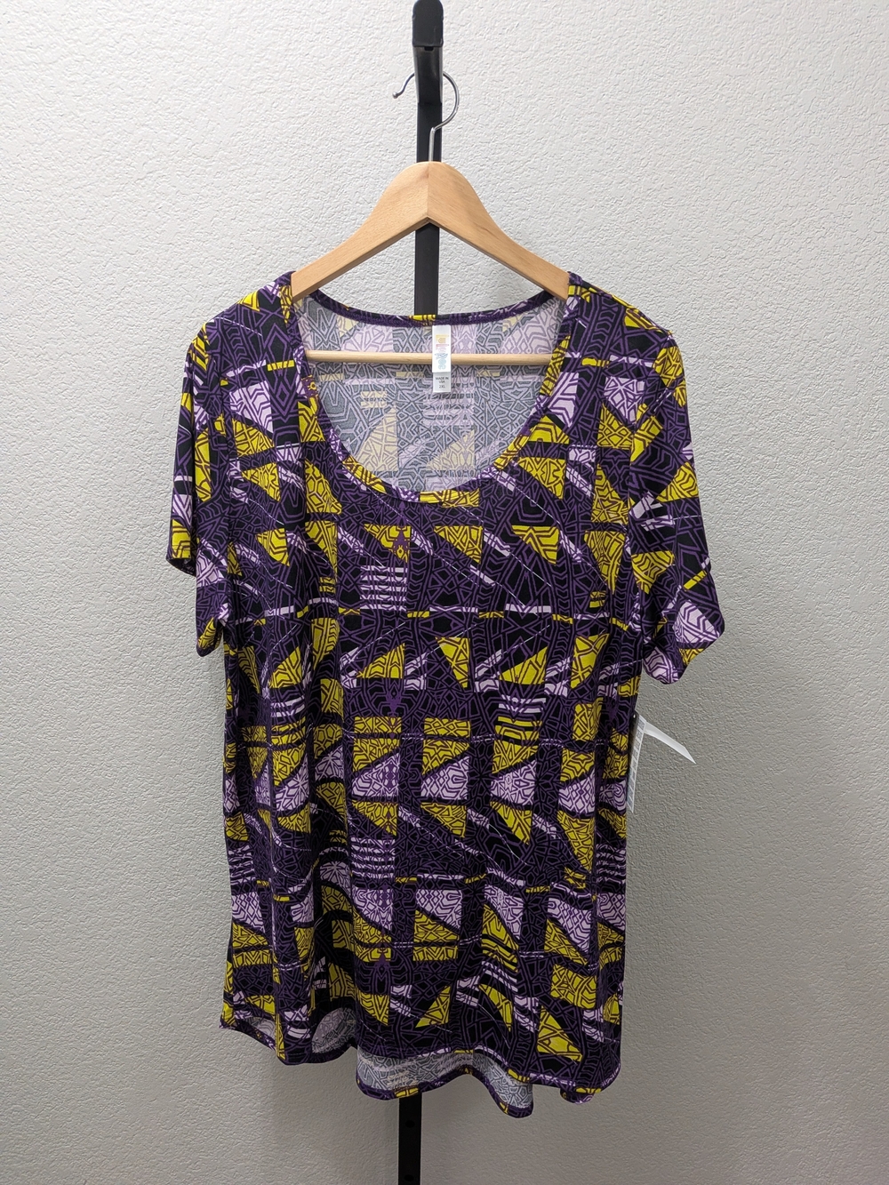 3/$14 Lularoe Geometric Scoop Neck Women's Top